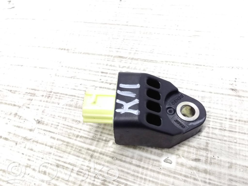Lexus CT 200H Airbagsensor Crashsensor Drucksensor 