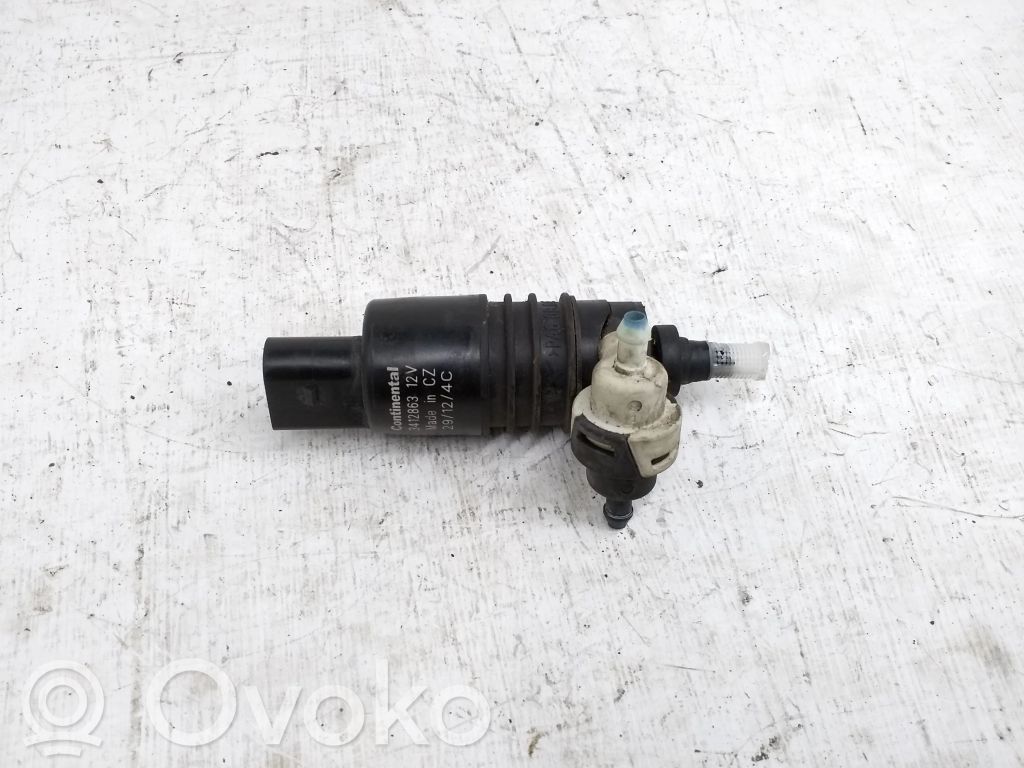 Honda CR-V Windscreen/windshield washer pump 