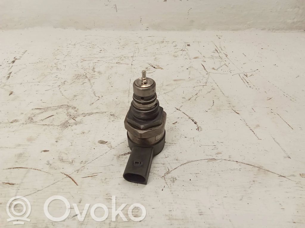 Volkswagen Touareg II Regulator ciśnienia paliwa 