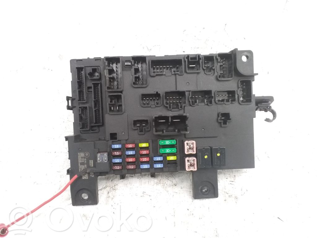 Mitsubishi Outlander Módulo de fusible 