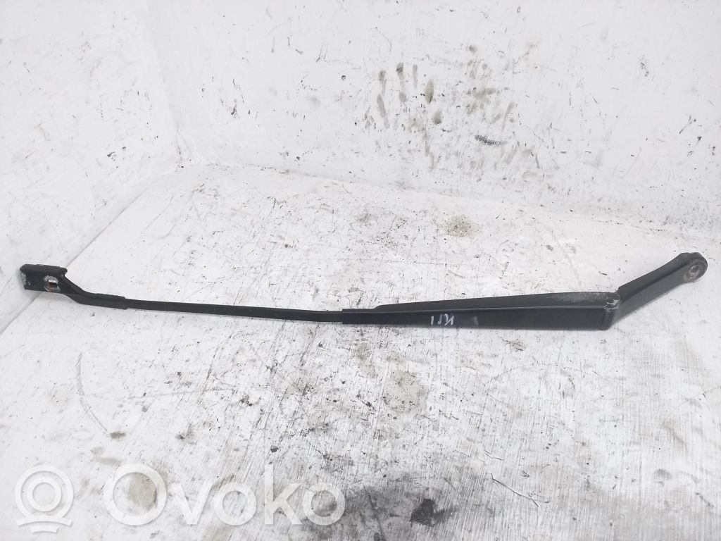 Peugeot 508 Front wiper blade arm 