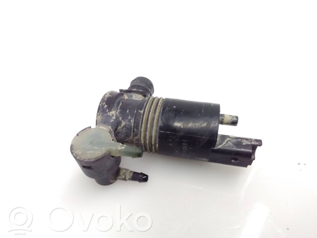 Nissan X-Trail T32 Windscreen/windshield washer pump 