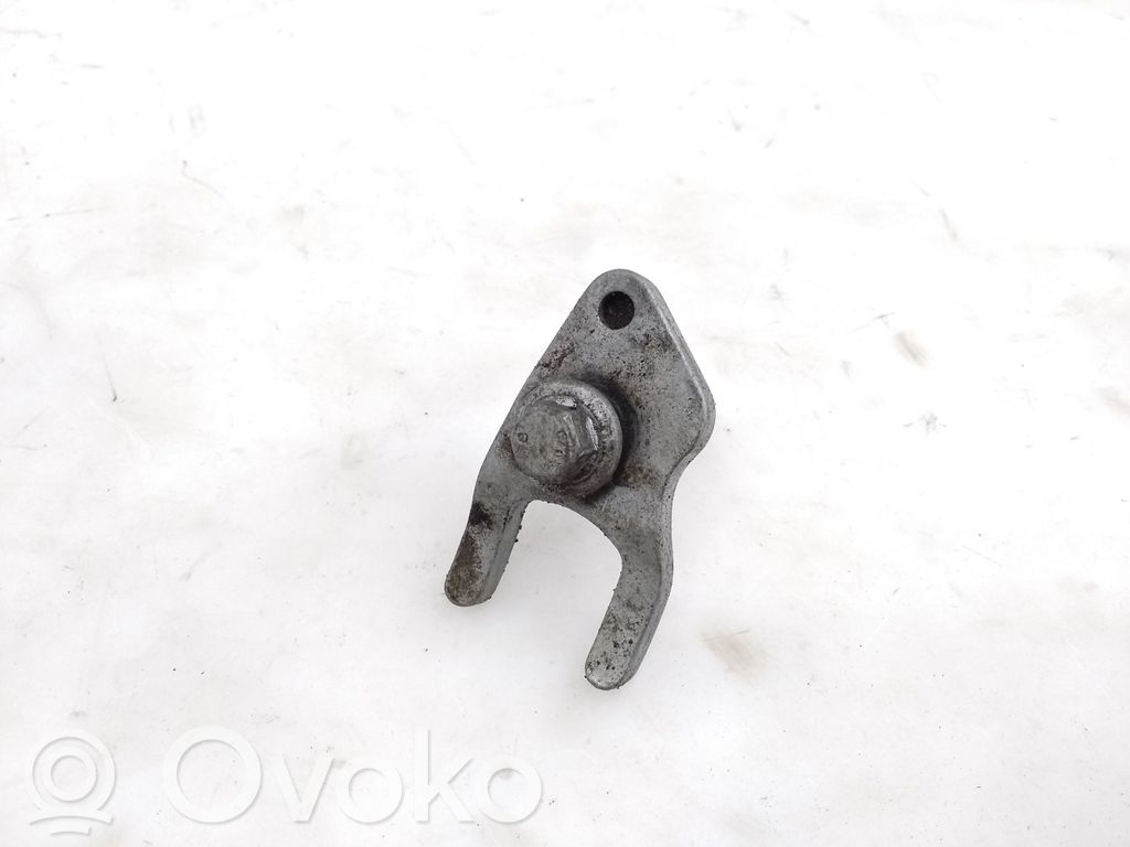 Abrazadera del inyector de combustible