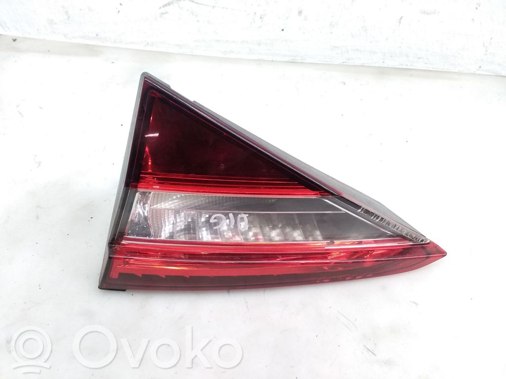Skoda Superb B8 (3V) Lampy tylnej klapy bagażnika 
