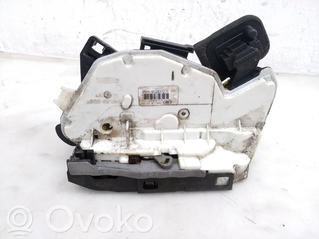 Skoda Superb B8 (3V) Etuoven lukko 