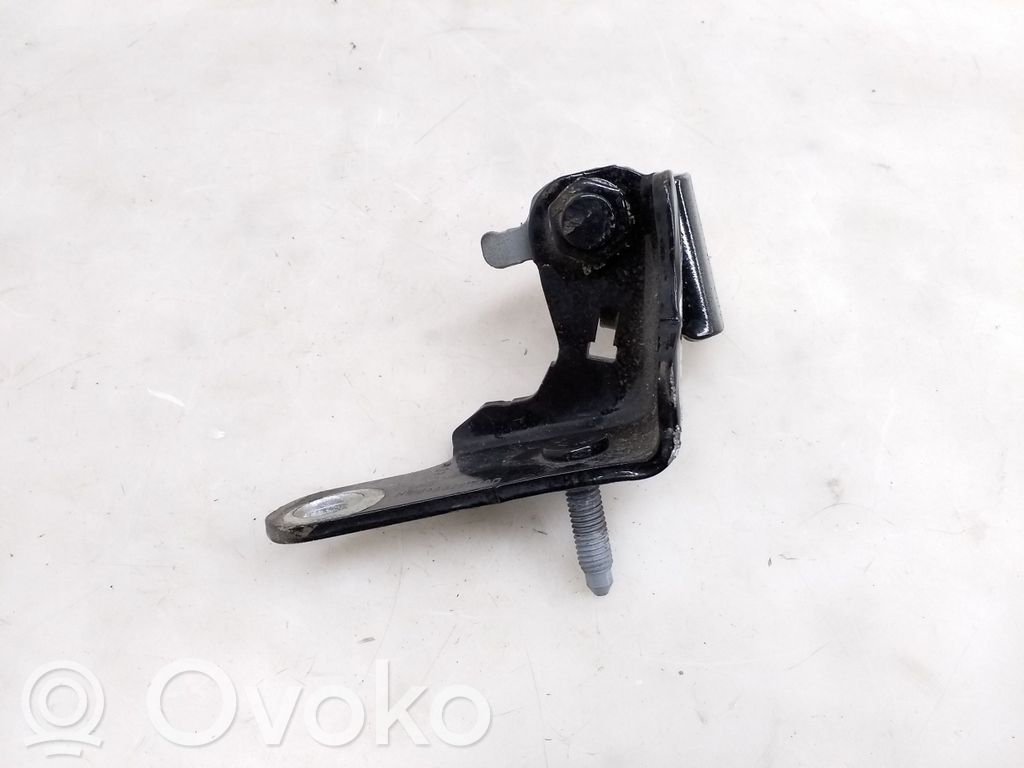 Ford Focus Priekšpusē apakšējā vira (eņģe) 