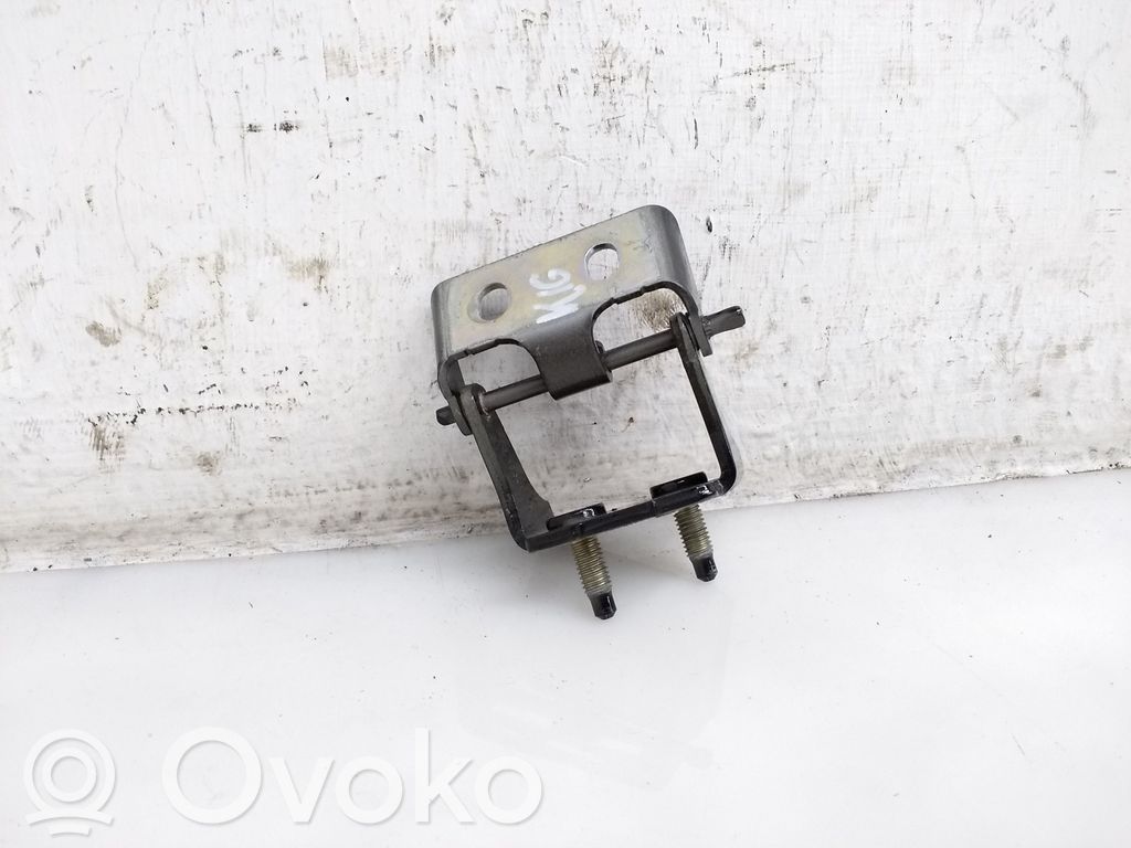 Ford Focus Tailgate/trunk/boot hinge 