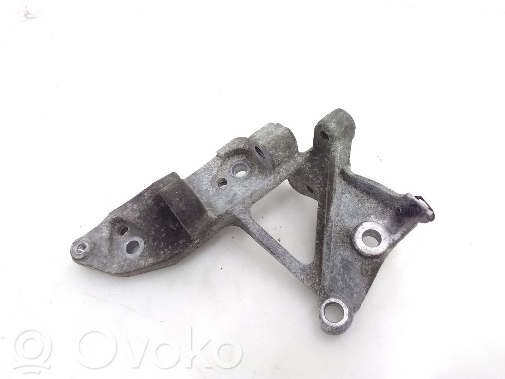 Ford Grand C-MAX Soporte del alternador 