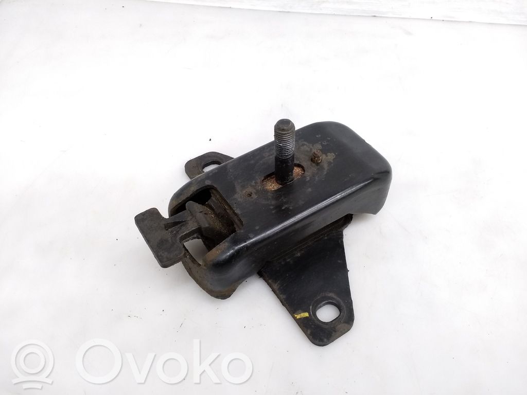 Volkswagen Amarok Engine mount bracket 