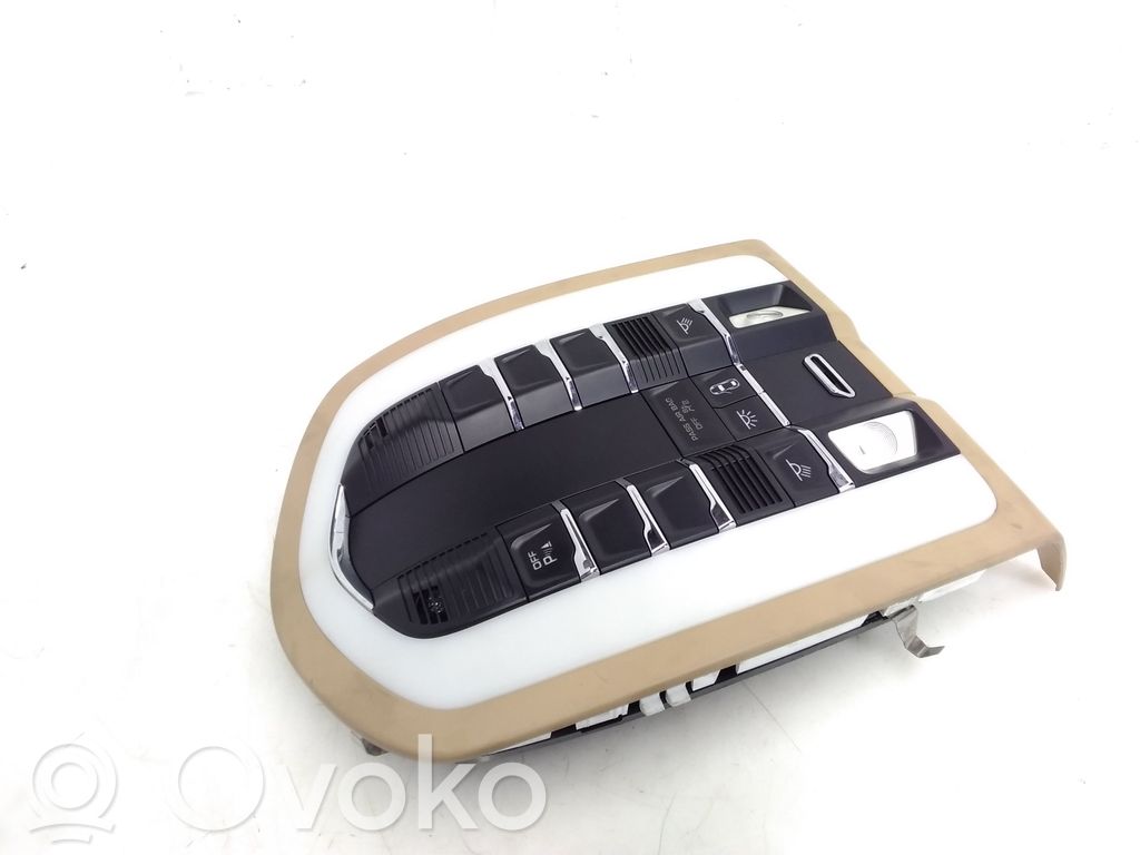 Porsche Cayenne (92A) Etuistuimen valo 