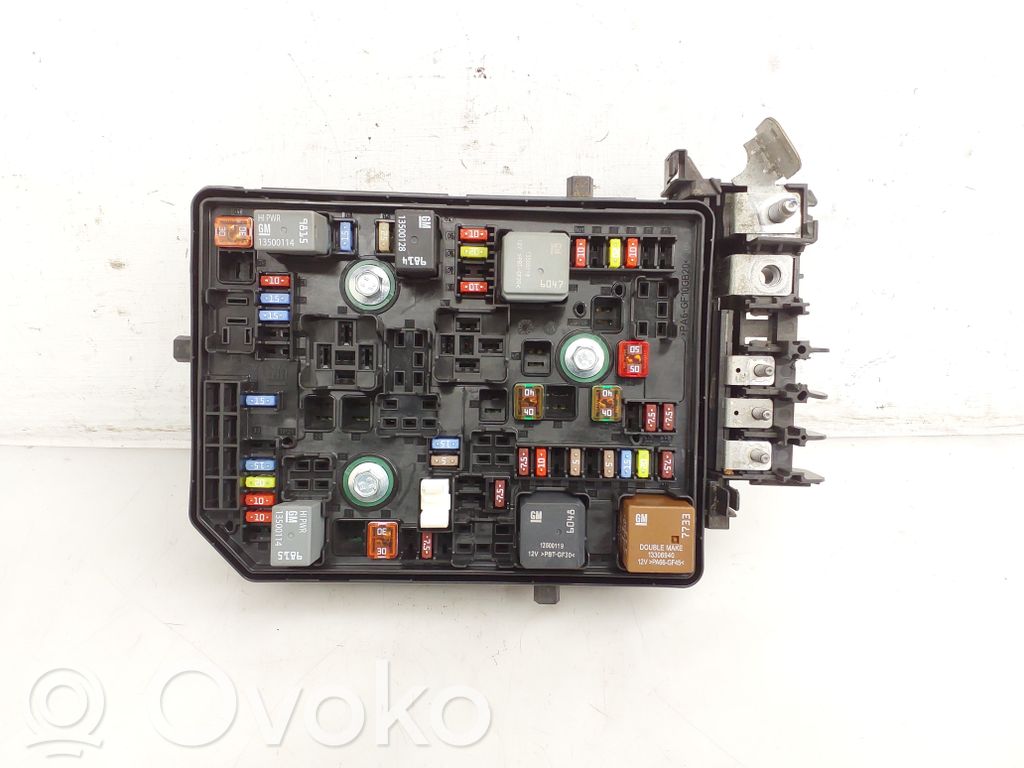 Opel Astra K Fuse module 