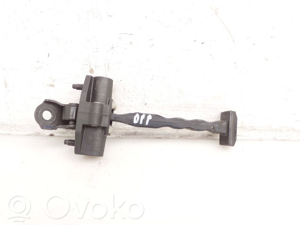 Opel Astra K Etuoven pidätin 