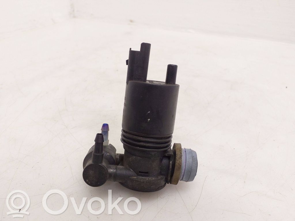 Nissan X-Trail T32 Windscreen/windshield washer pump 