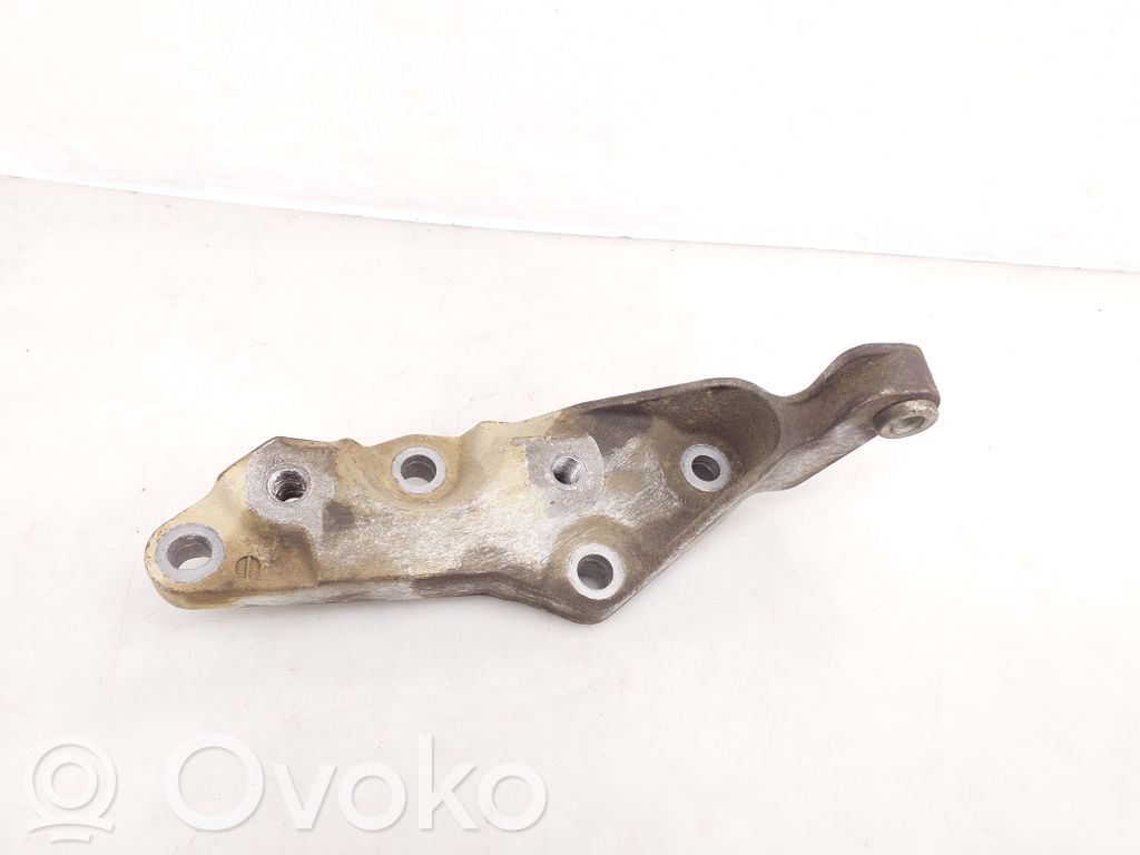 Volvo XC60 Gearbox mounting bracket 