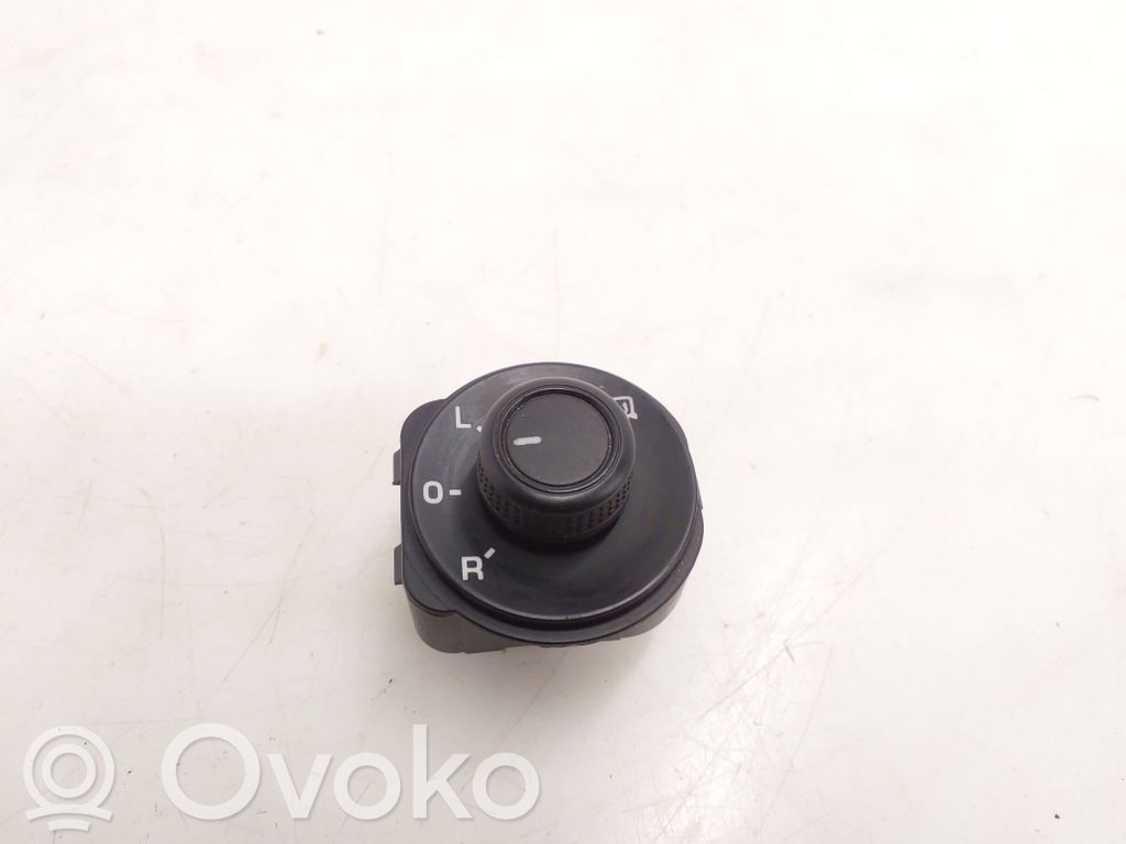 Volkswagen Caddy Wing mirror switch 