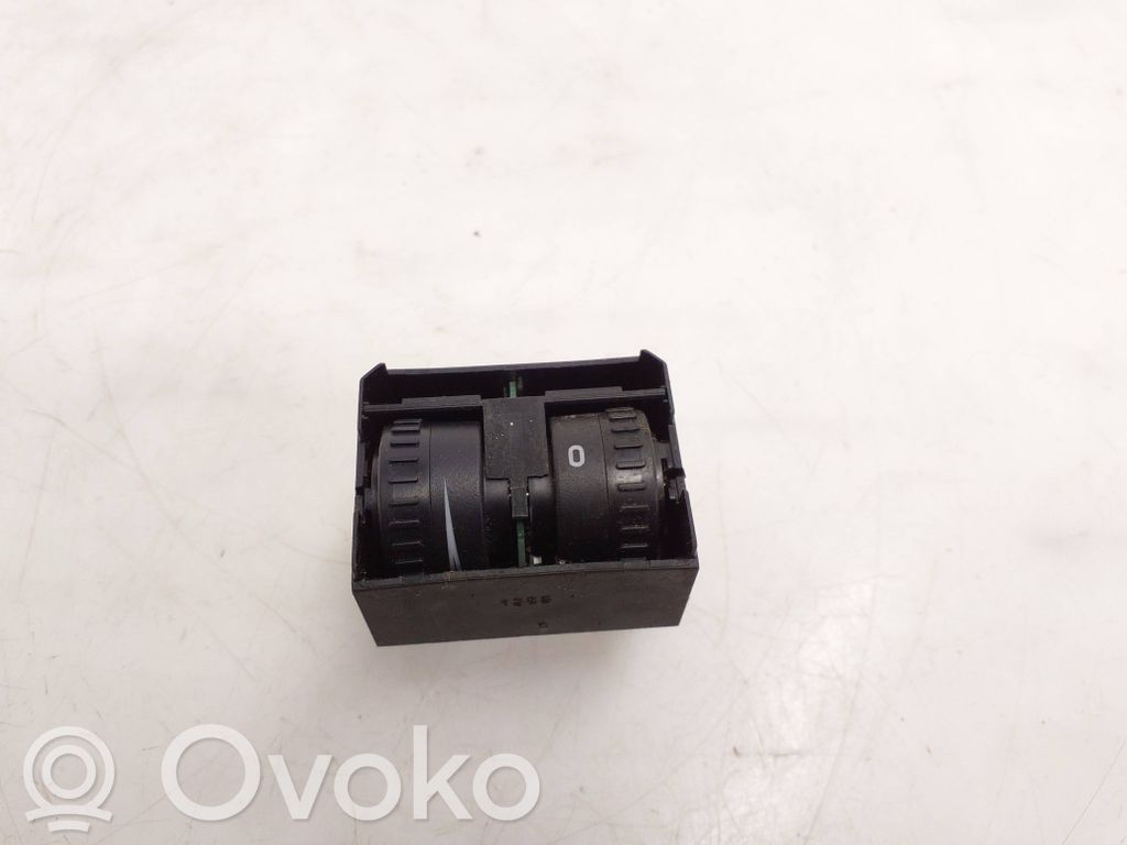 Volkswagen Caddy Headlight level height control switch 