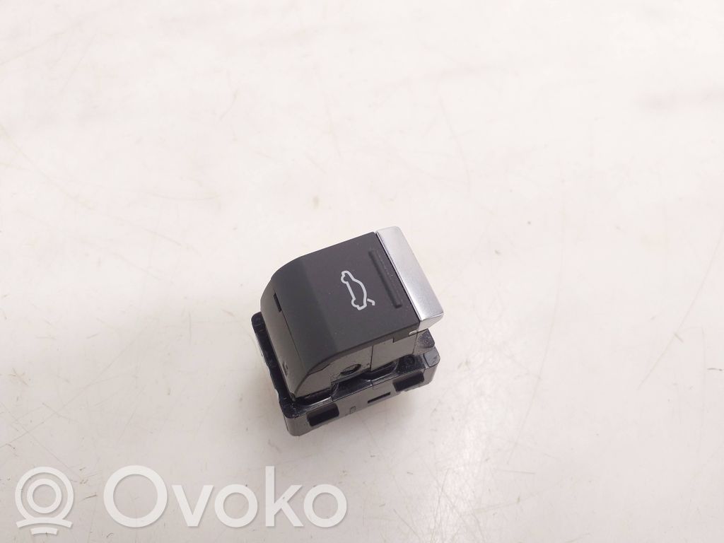 Audi e-tron Tailgate opening switch 