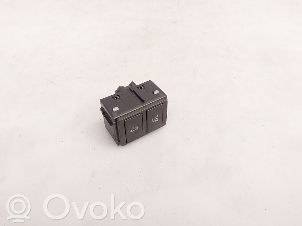 Land Rover Range Rover Evoque L538 Interruptor para abrir la puerta trasera 