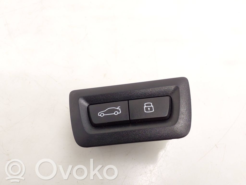 BMW iX1 Tailgate/boot open switch button 