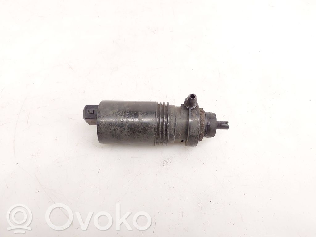 Volvo XC90 Windscreen/windshield washer pump 
