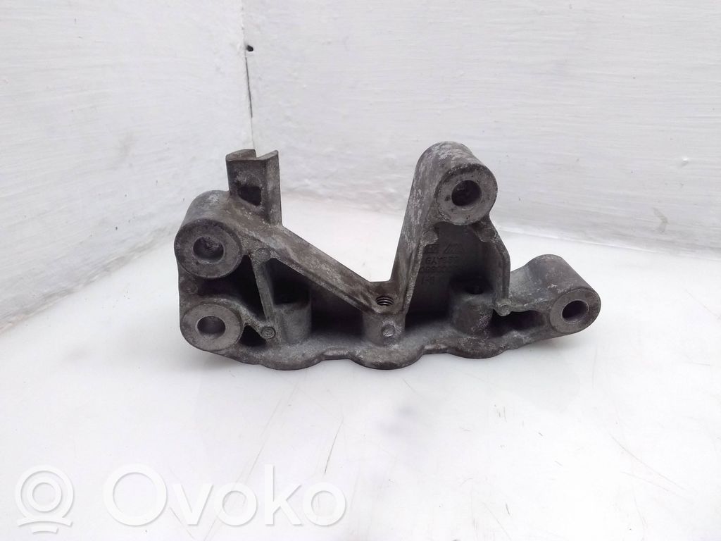 Opel Mokka Engine mounting bracket 