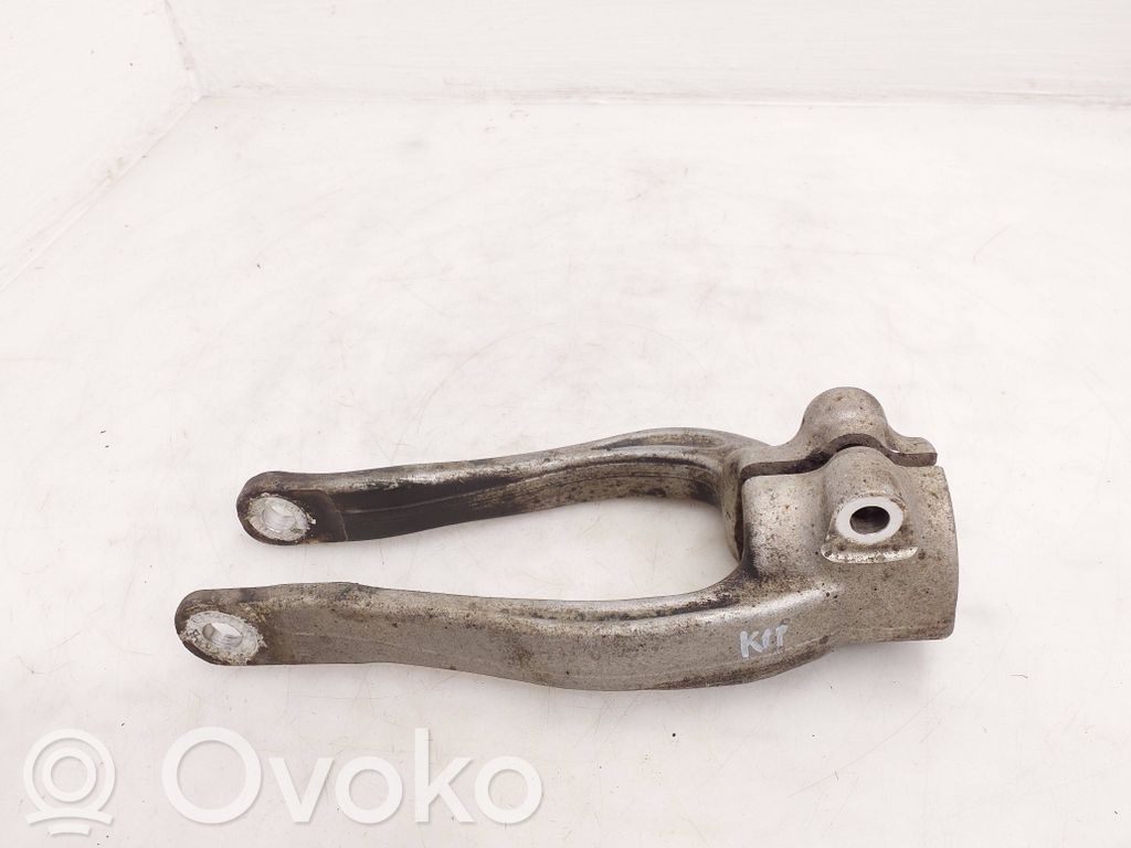 BMW 5 G30 G31 G38 Lower shock absorber bracket 