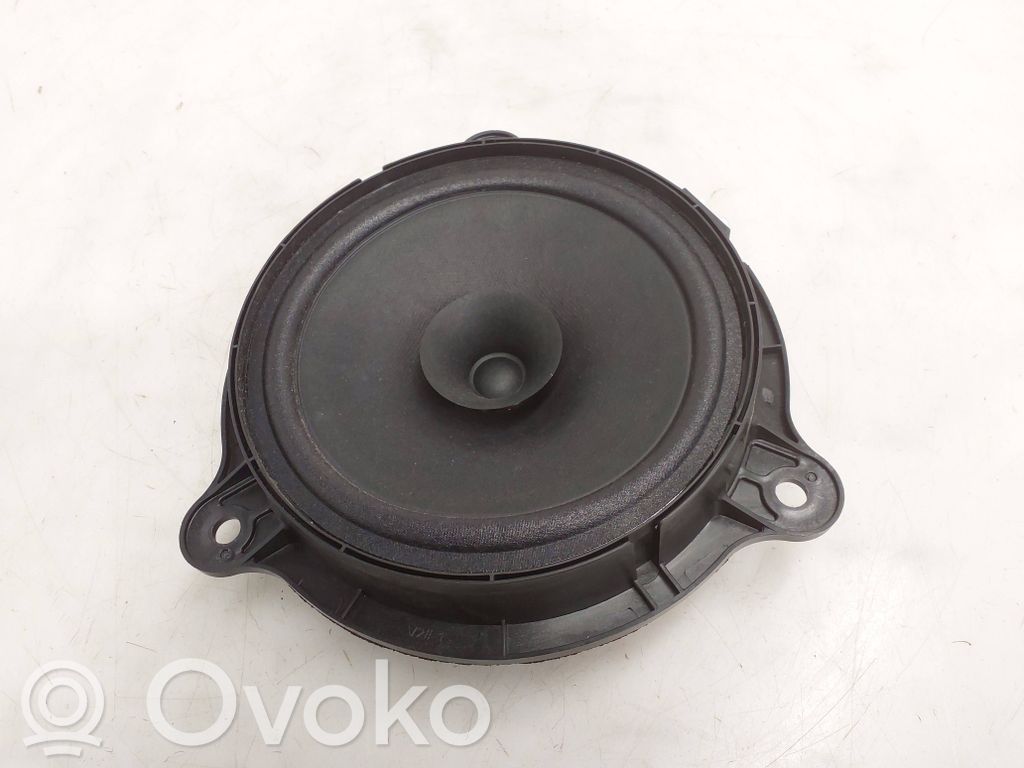 Altavoz de la puerta trasera   57744928156