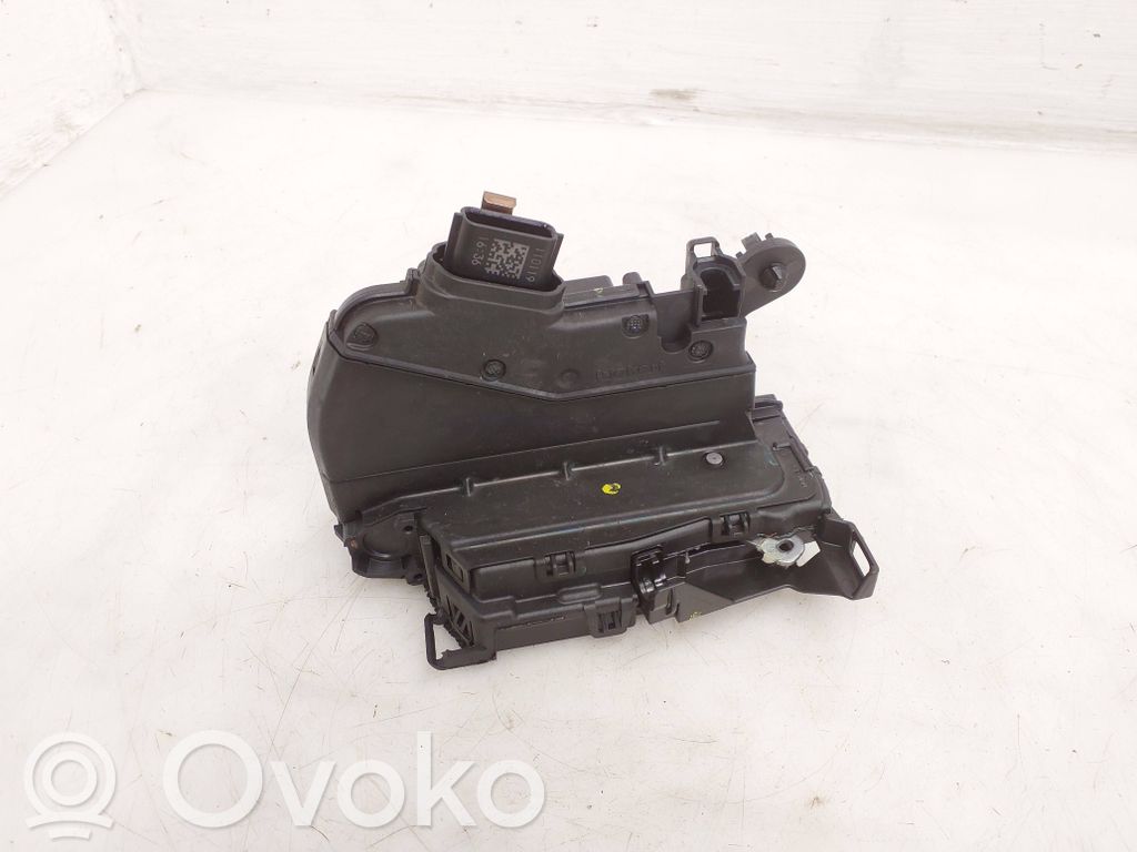 Renault Captur Rear door lock 