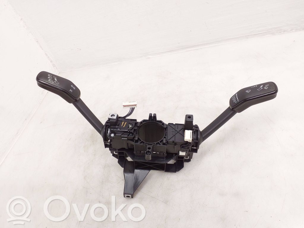 Volkswagen PASSAT B8 Interruptor/palanca de limpiador de luz de giro 
