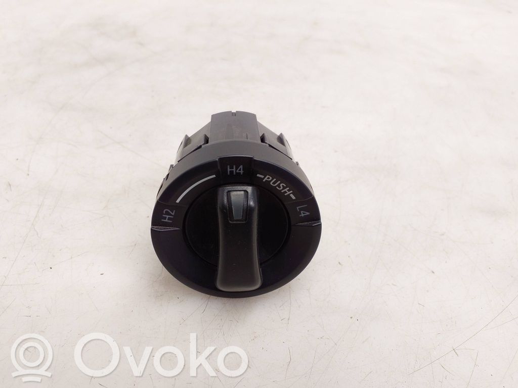 Toyota Hilux VIII Interruptor de bloqueo del diferencial 