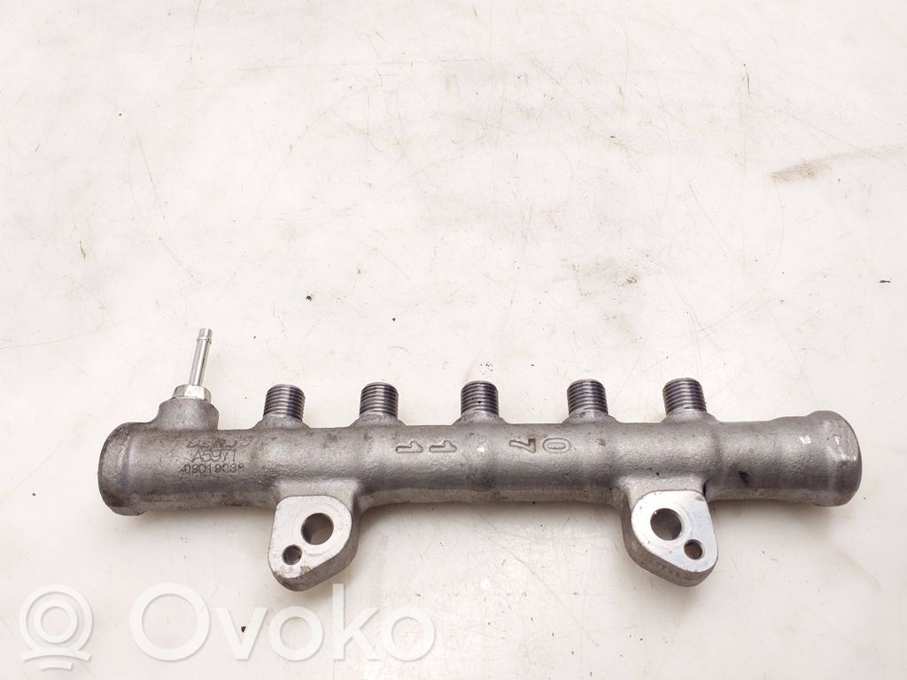 Toyota Hilux VIII Rampă alimentare injectoare 