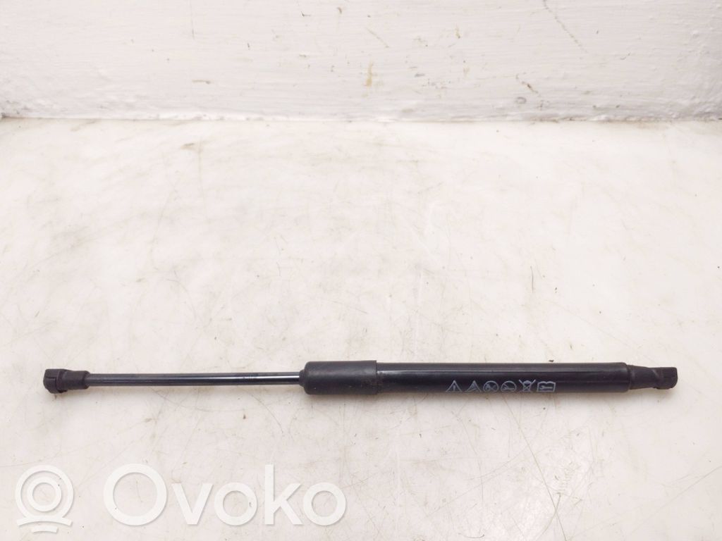 Audi A5 Siłownik maski przedniej 