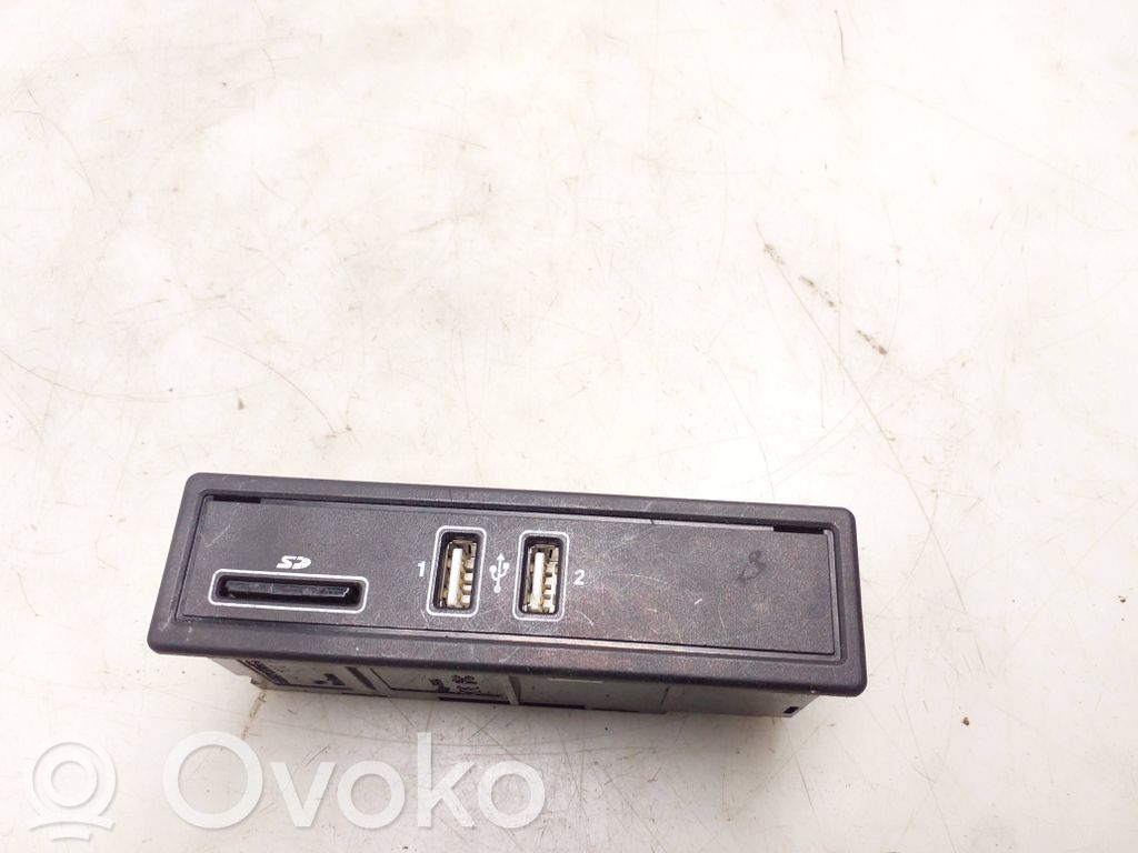 Mercedes-Benz C W205 Enchufe conector USB 