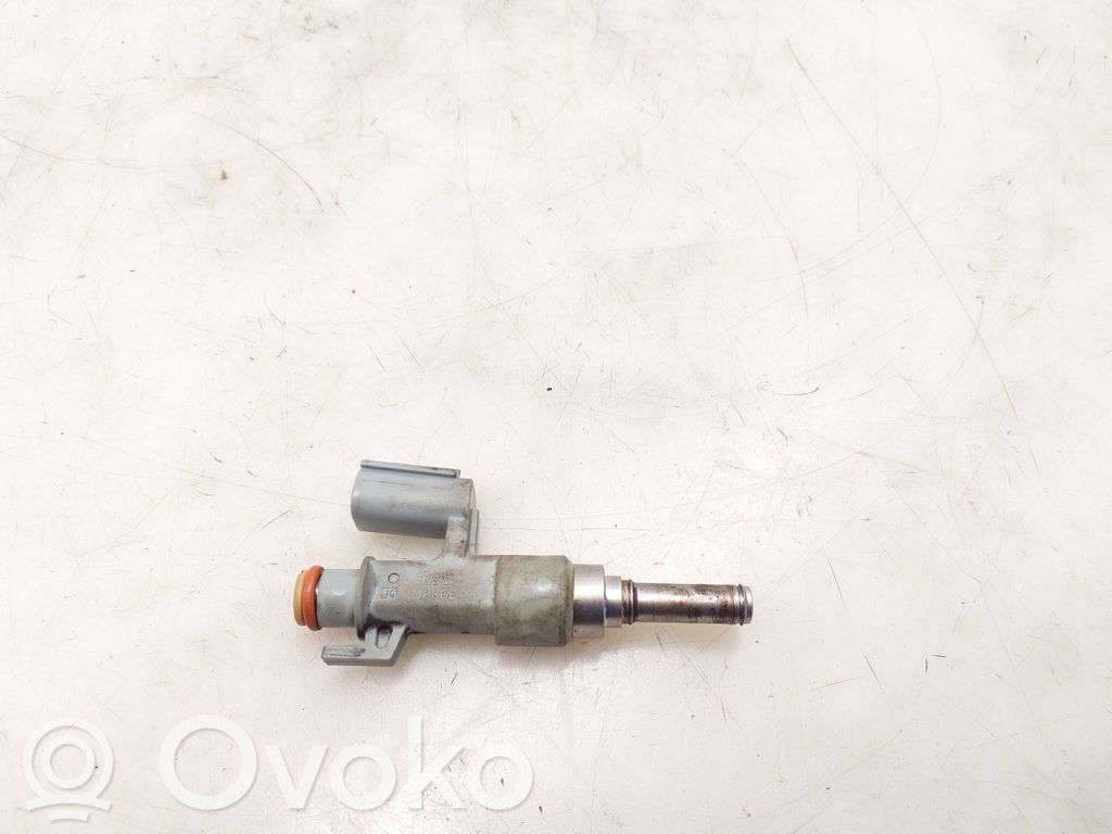 Toyota Camry VIII XV70  Inyector de combustible 