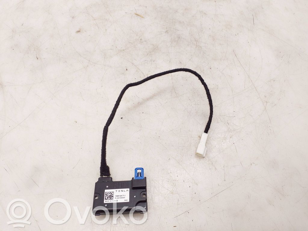 Tesla Model Y Windshield/windscreen camera 