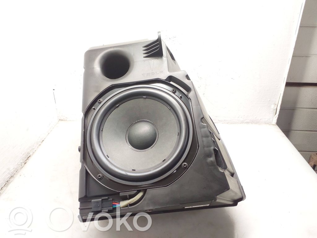 Tesla Model 3 Altavoz subwoofer 