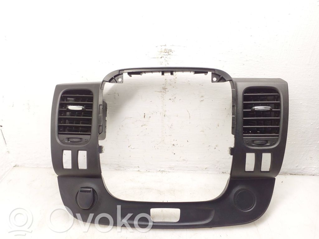 Renault Trafic III (X82) Rămă unitate radio/GPS 