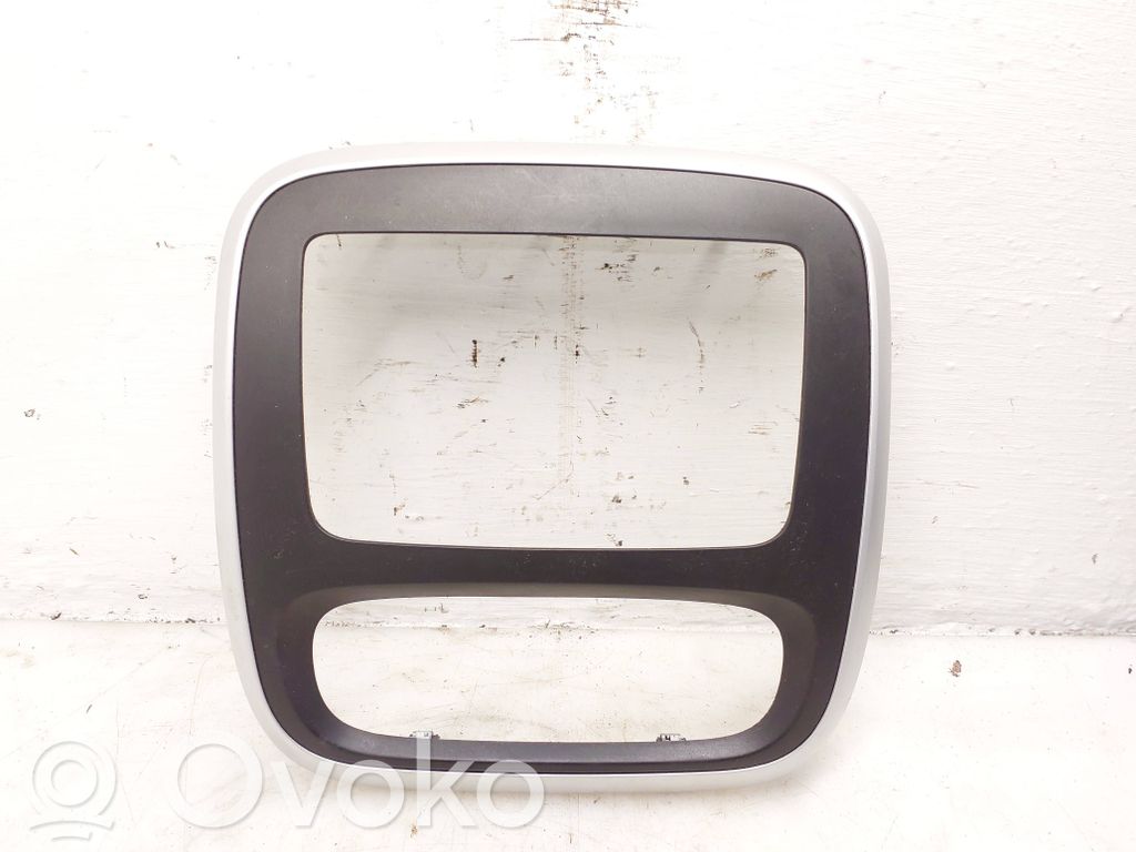 Renault Trafic III (X82) Verkleidung Radio / Navigation