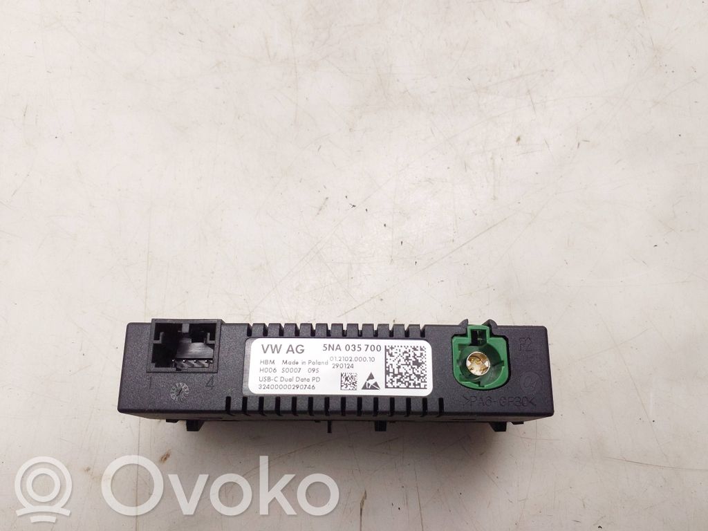 Enchufe conector USB   5NA035700