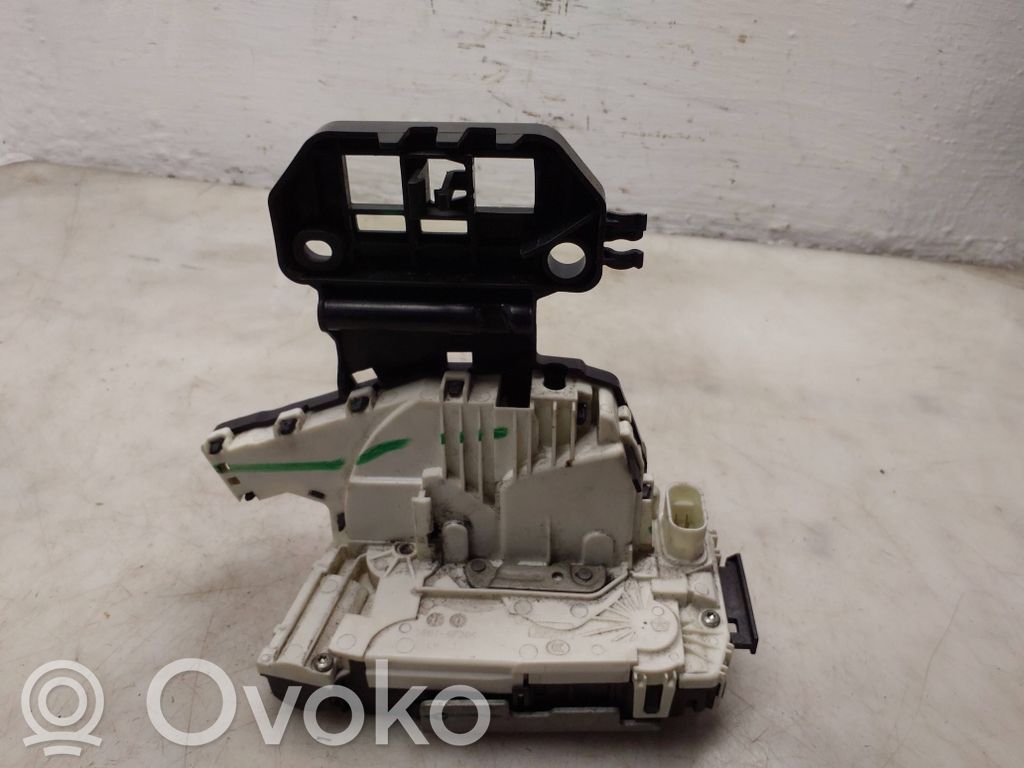 Jeep Cherokee KL Cerradura de puerta trasera