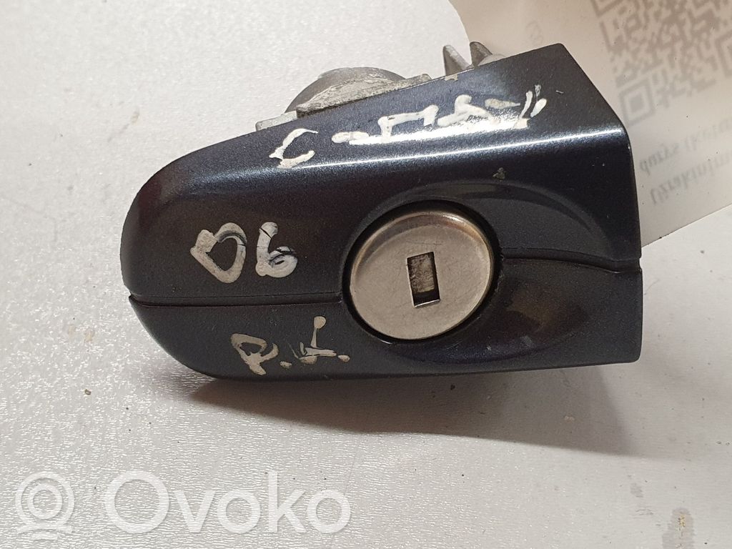 Ford Focus C-MAX Front door lock (next to the handle) 