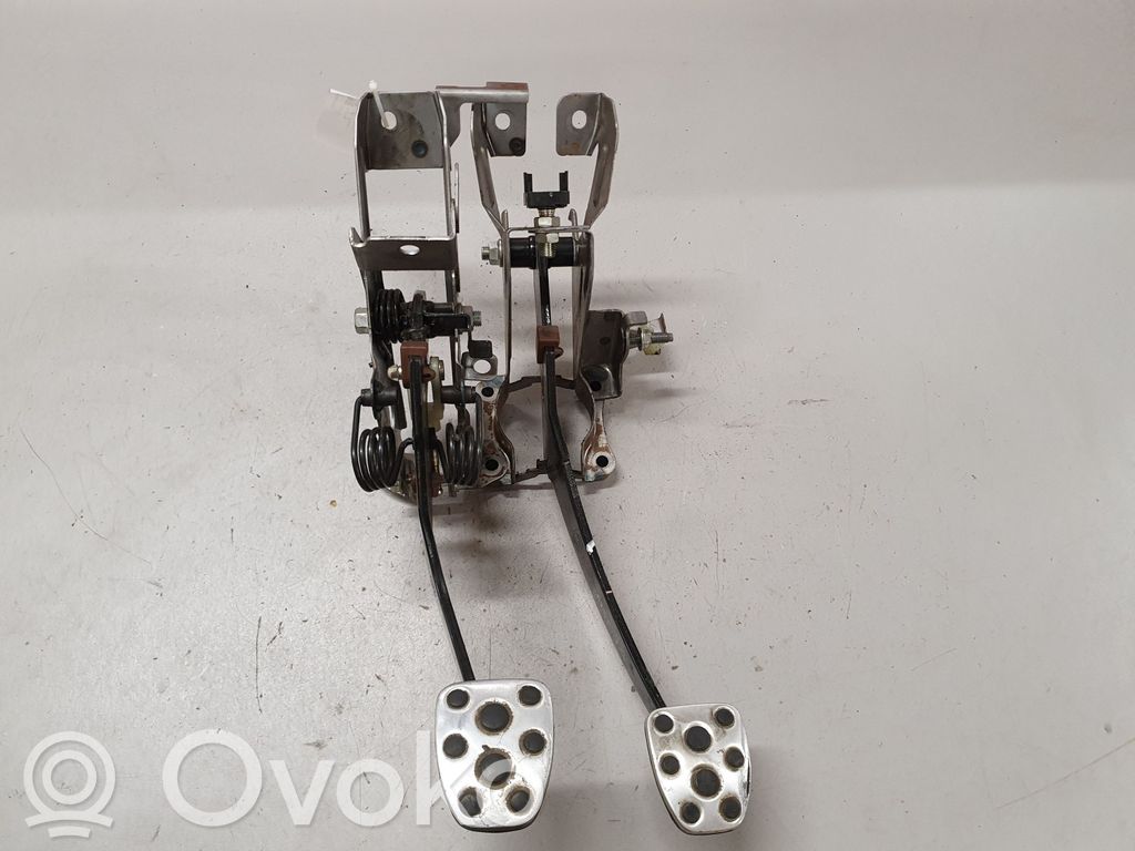 Subaru Legacy Pedal assembly 