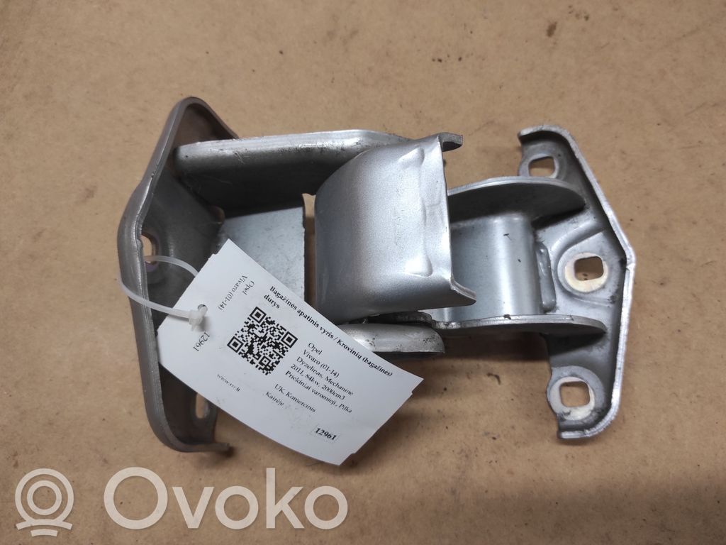Opel Vivaro Loading door lower hinge 