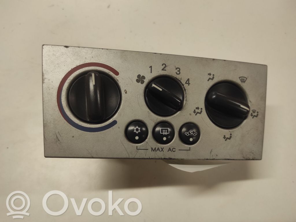 Opel Meriva A Climate control unit 