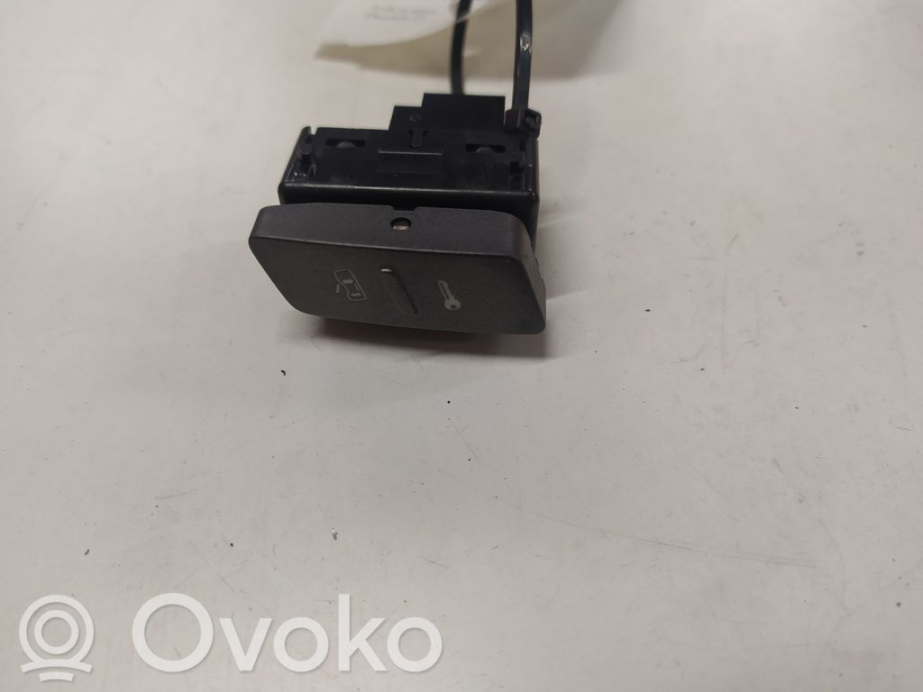 Volkswagen Phaeton Central locking switch button 