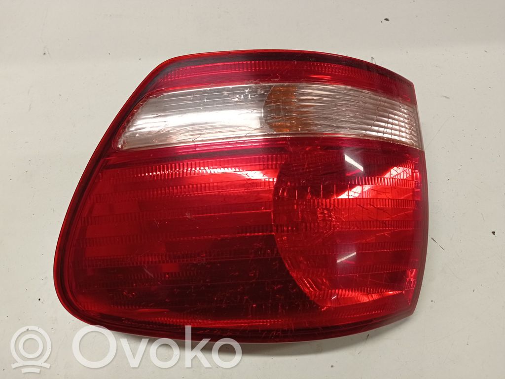 Toyota Avensis Verso Lampa tylna 