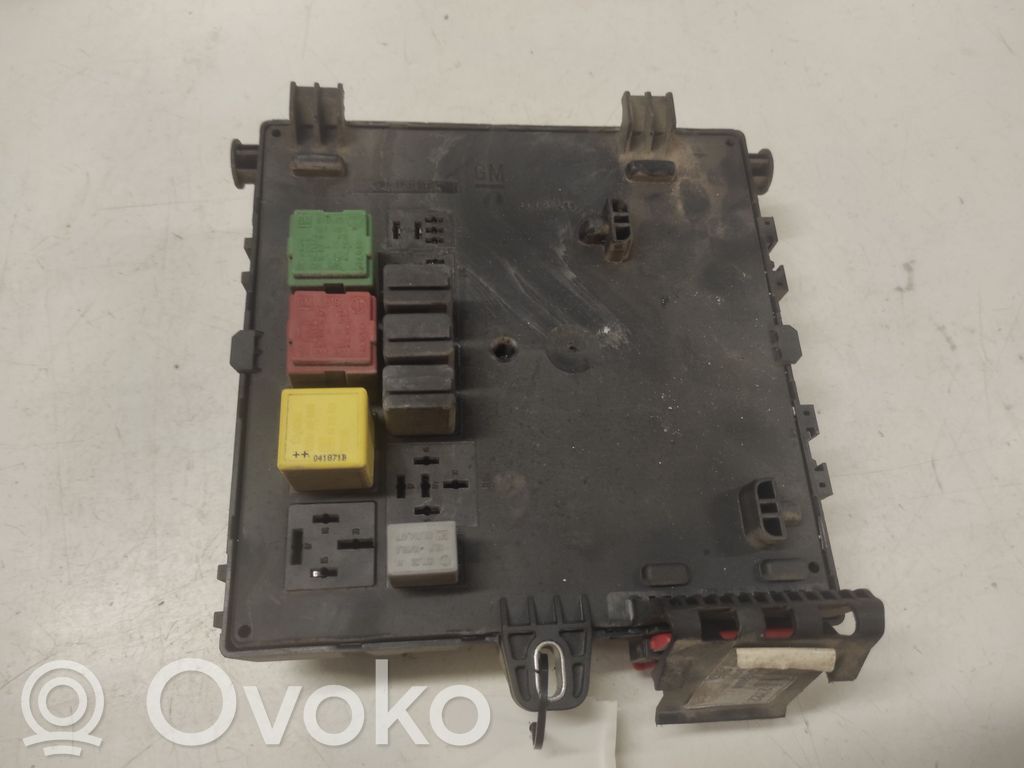 Opel Vectra C Fuse module 