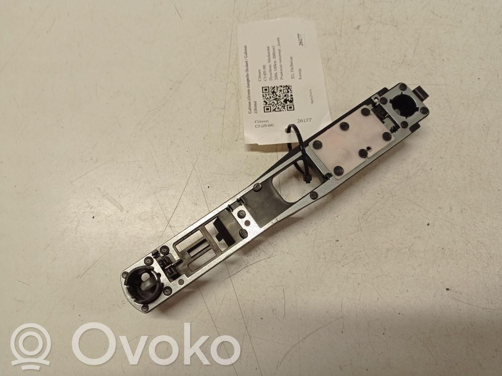 Citroen C5 Takavalon polttimon suojan pidike 