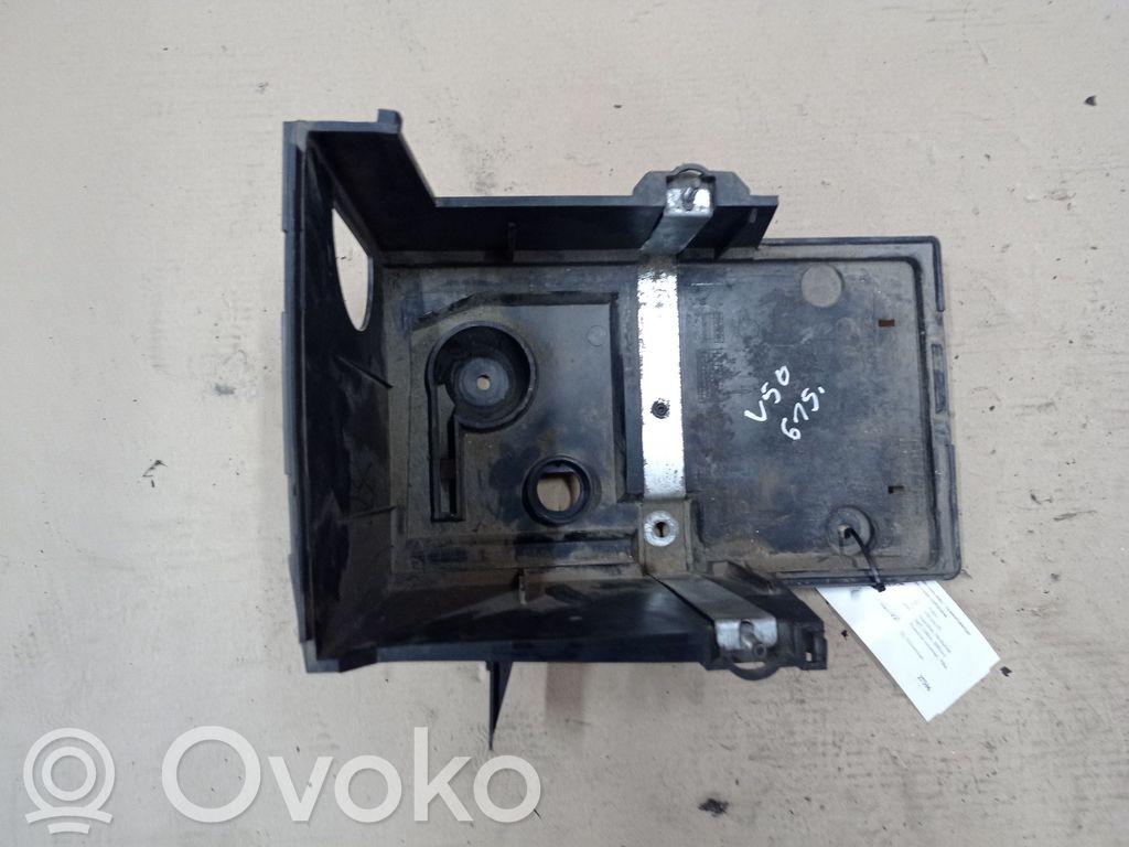 Volvo V50 Akkulaatikon alusta 