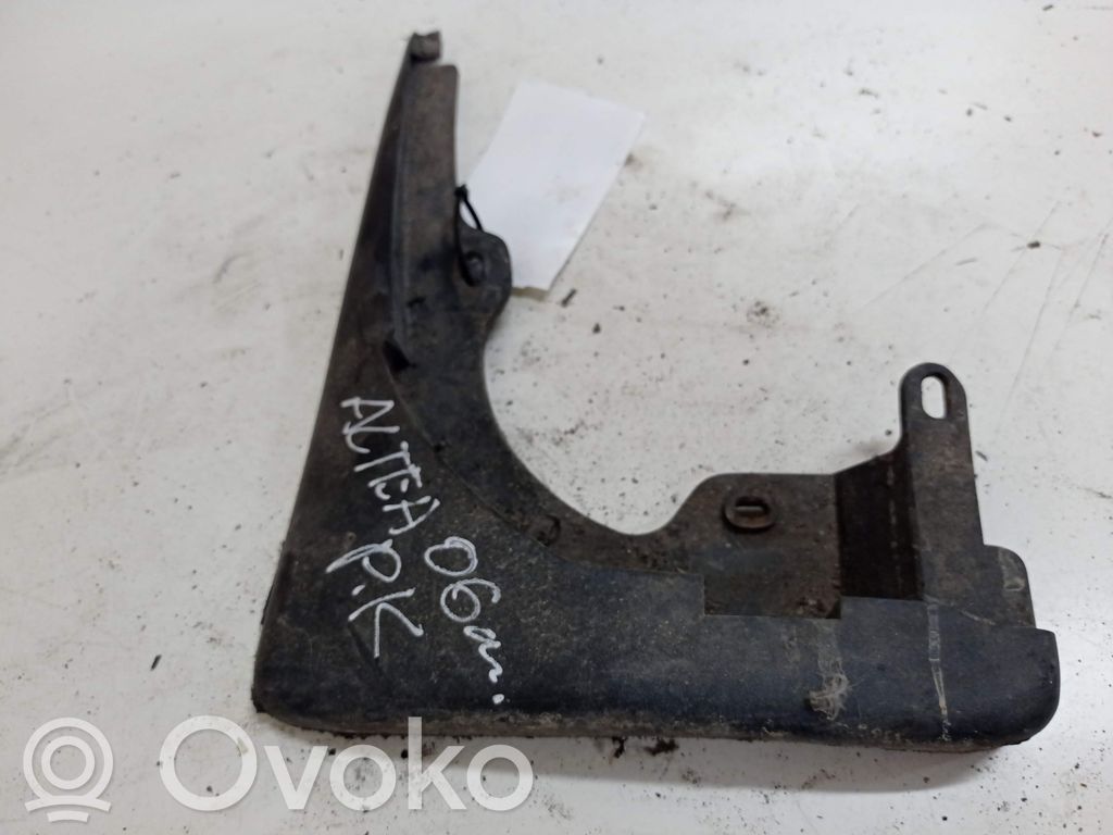 Seat Altea Chlapacze przednie 